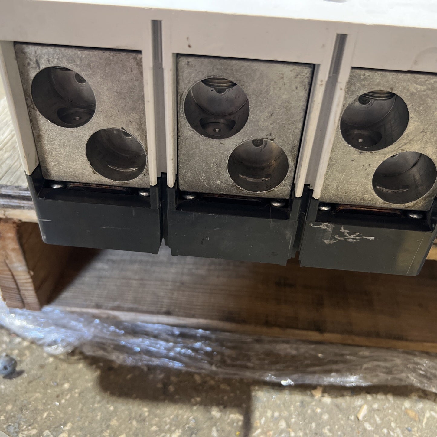 37303476