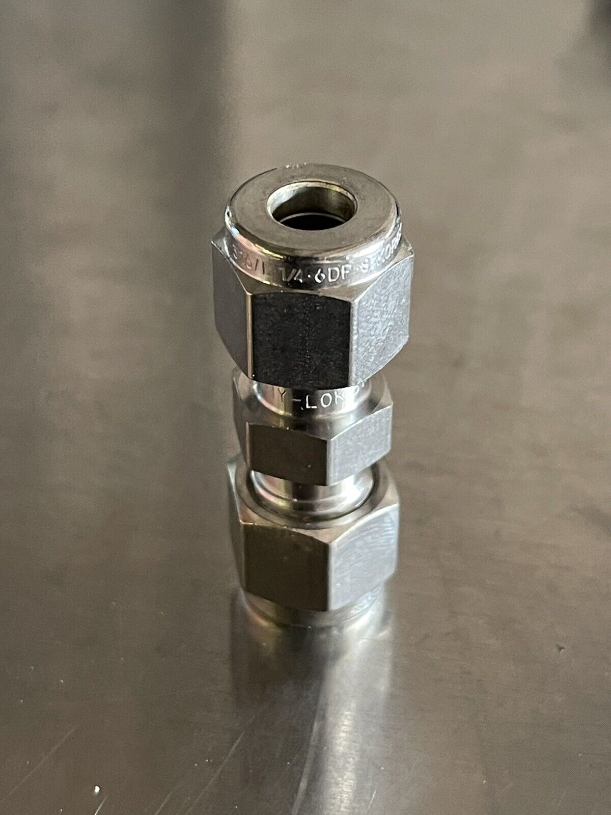 HY-LOK CUA-4-S316 TUBE TO TUBE UNION, STAINLESS STEEL 316, 1/4" OD