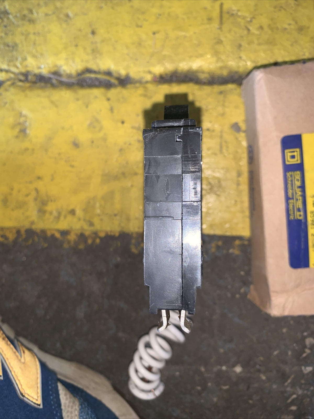 37172075