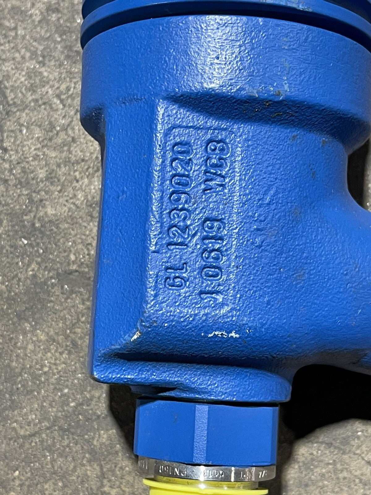 29581190