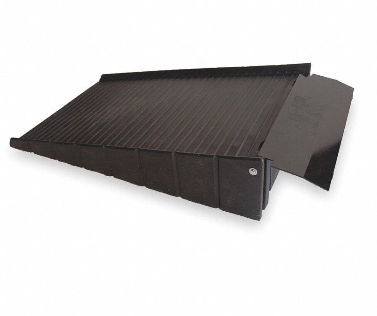 ULTRATECH 676 SPILL PALLET RAMP, LOAD CAPACITY 700Lb