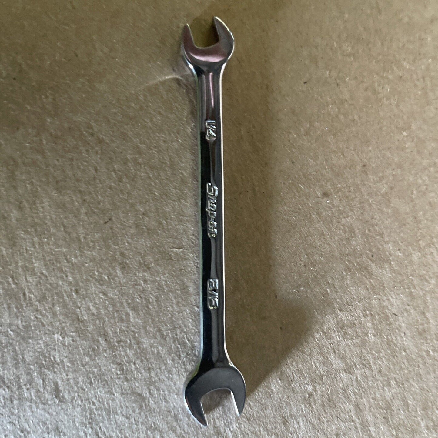 SNAP-ON 1/4" x 5/16" SAE STABDARD OPEN-END WRENCH, CHROME FINISH, VO810B