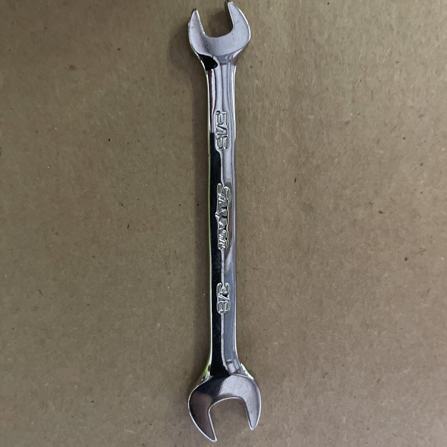 SNAP-ON 5/16" x 3/8" SAE STANDARD OPEN END WRENCH, VO1012B