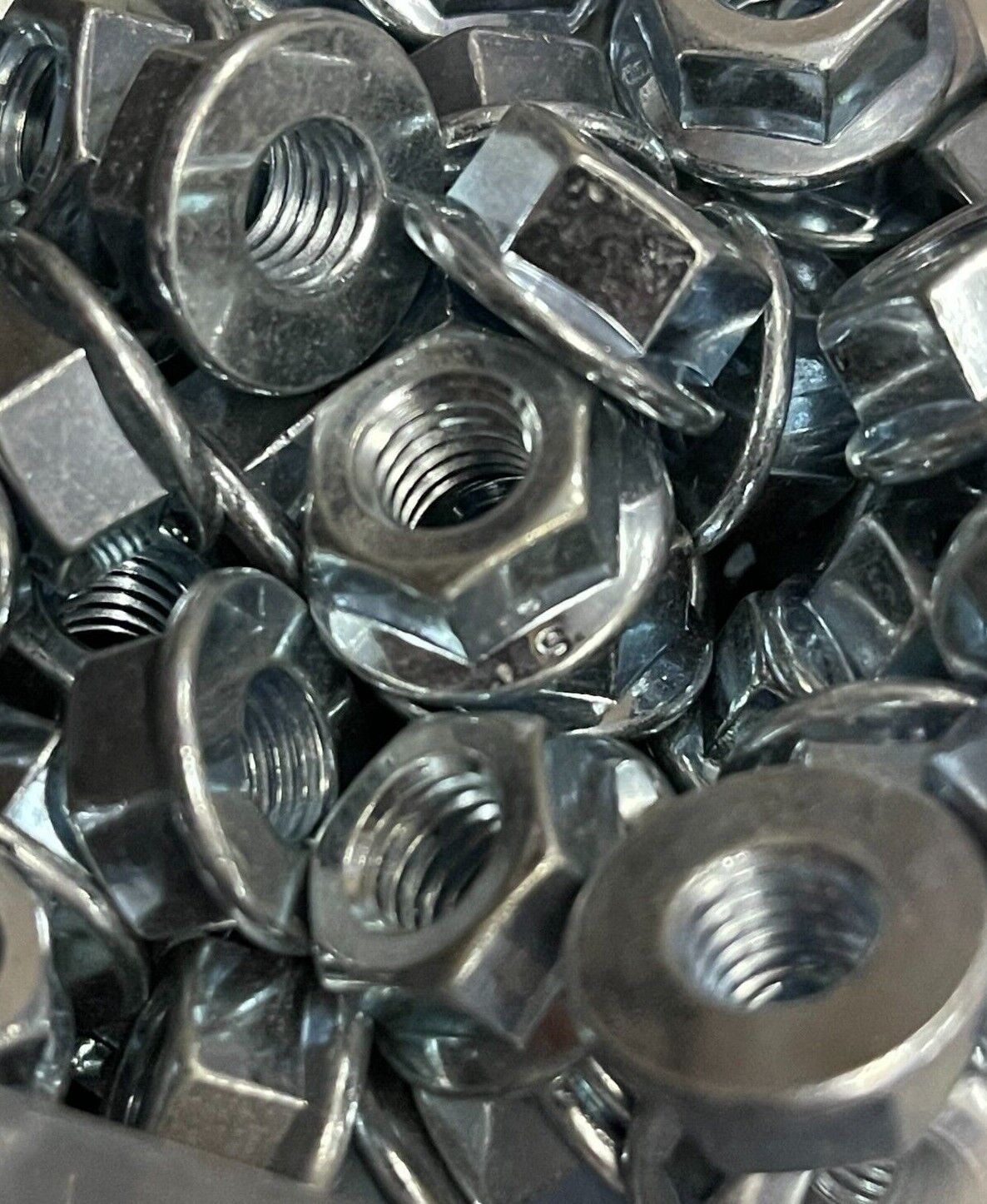 M8-1.25 / 8mm ZINC HEX FLANGE NUTS, STEEL CLASS 8, DIN 6923. MULTIPLE QUANTITIES